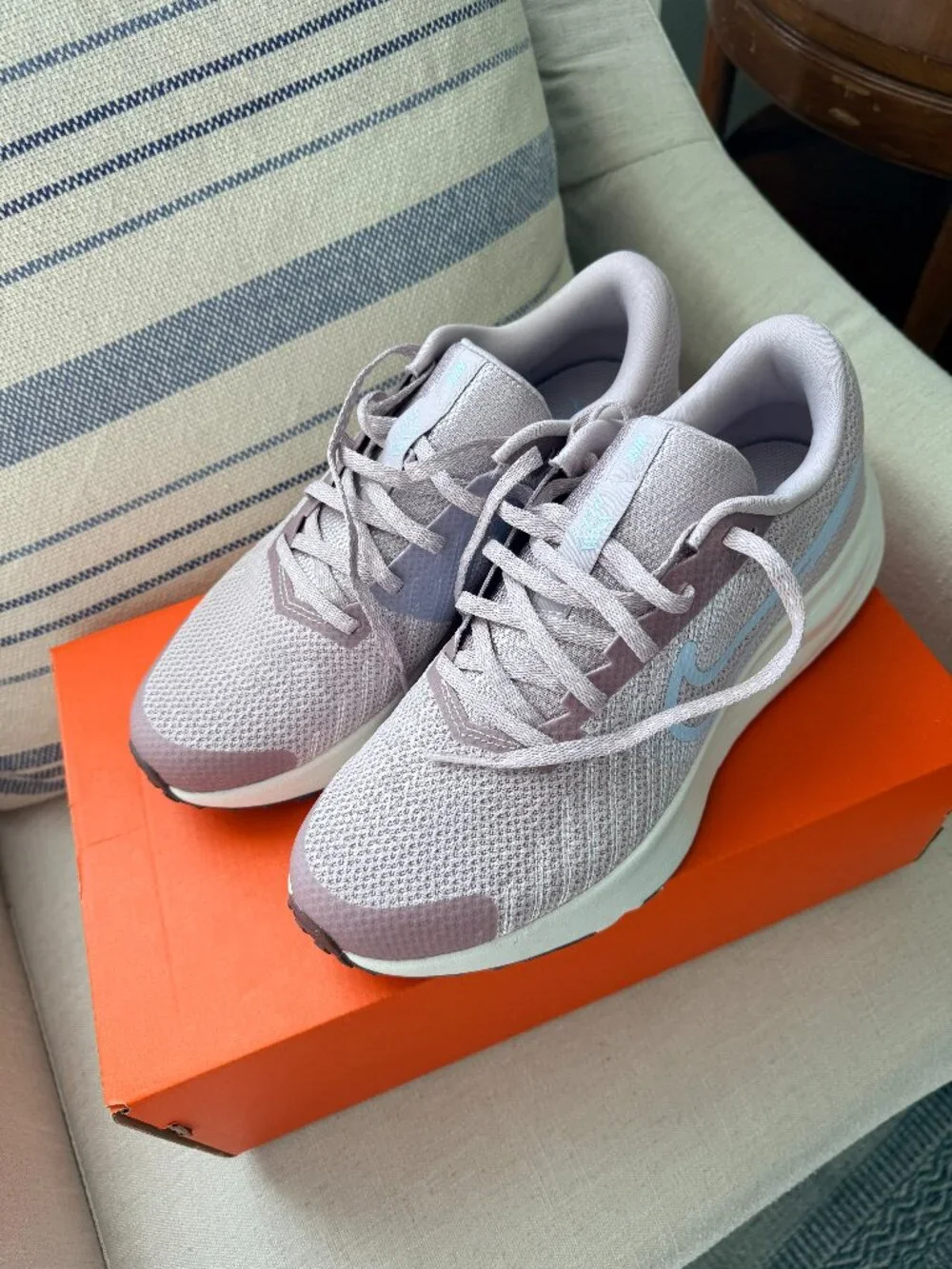 NIKE Run Defy Sneakers Liliac & Light Blue Women's Size 9